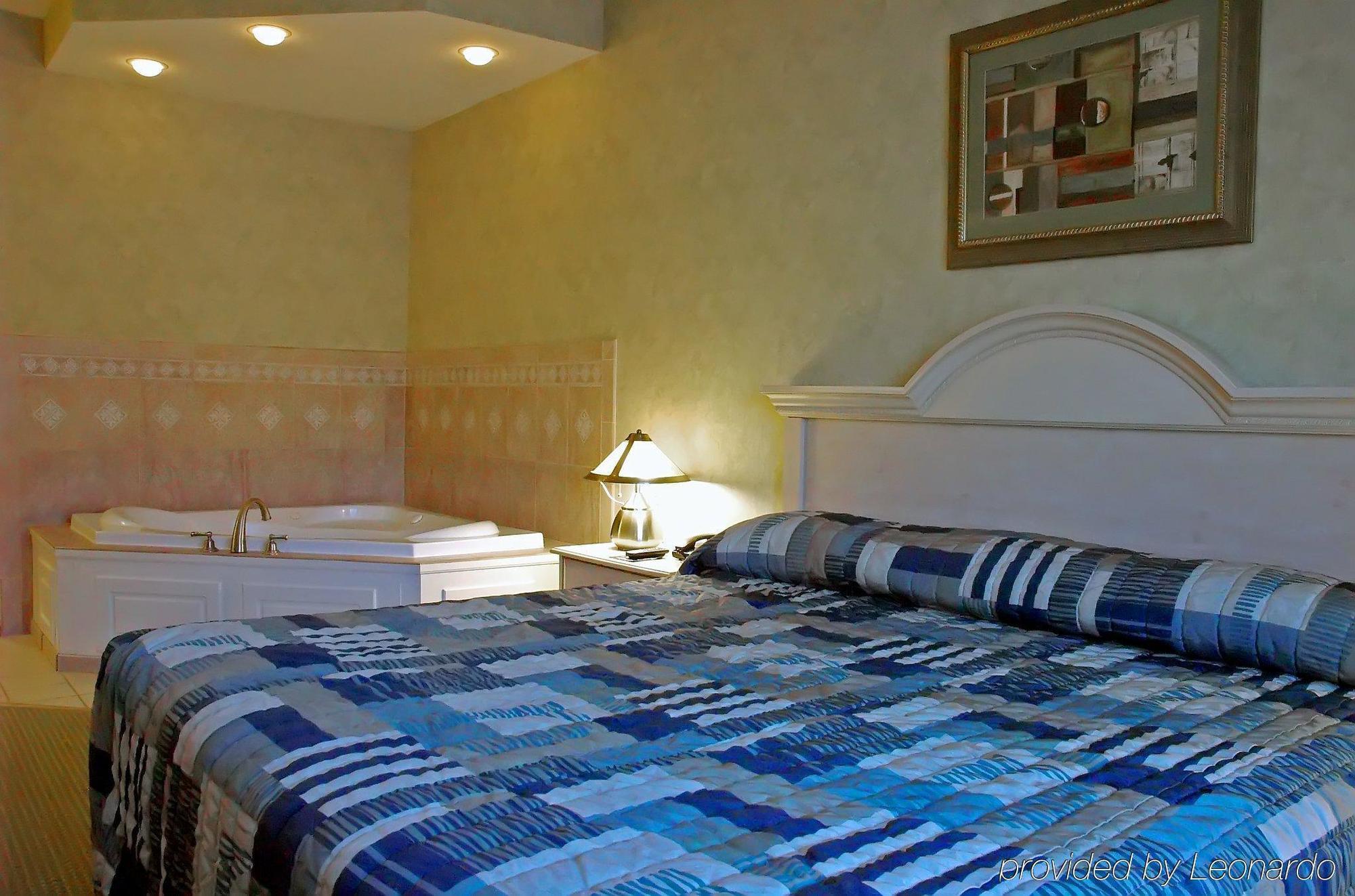 Holiday Inn Express Hotel & Suites Boston - Marlboro, An Ihg Hotel Hudson Room photo